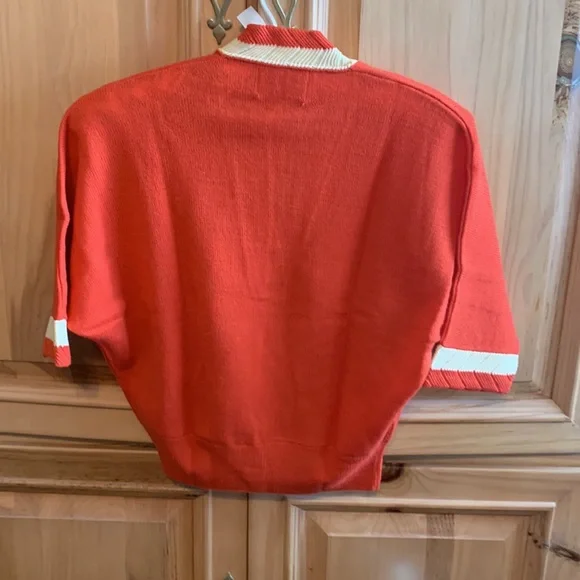 Woman’s vintage short sleeve sweater - Picture 2 of 7